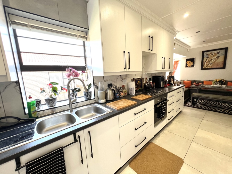 3 Bedroom Property for Sale in Jeffreys Bay Central Eastern Cape